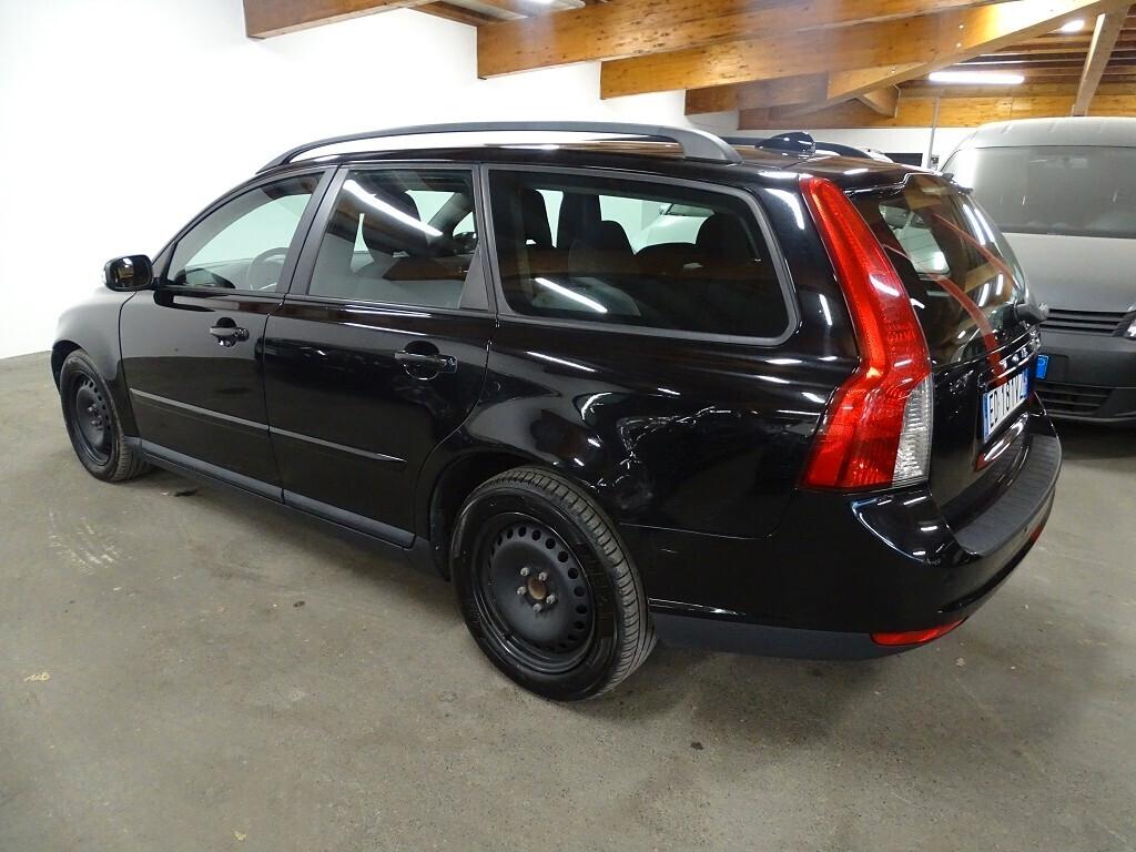 Volvo V50 2.0d Momentum 136 CV NEOPATENTATO