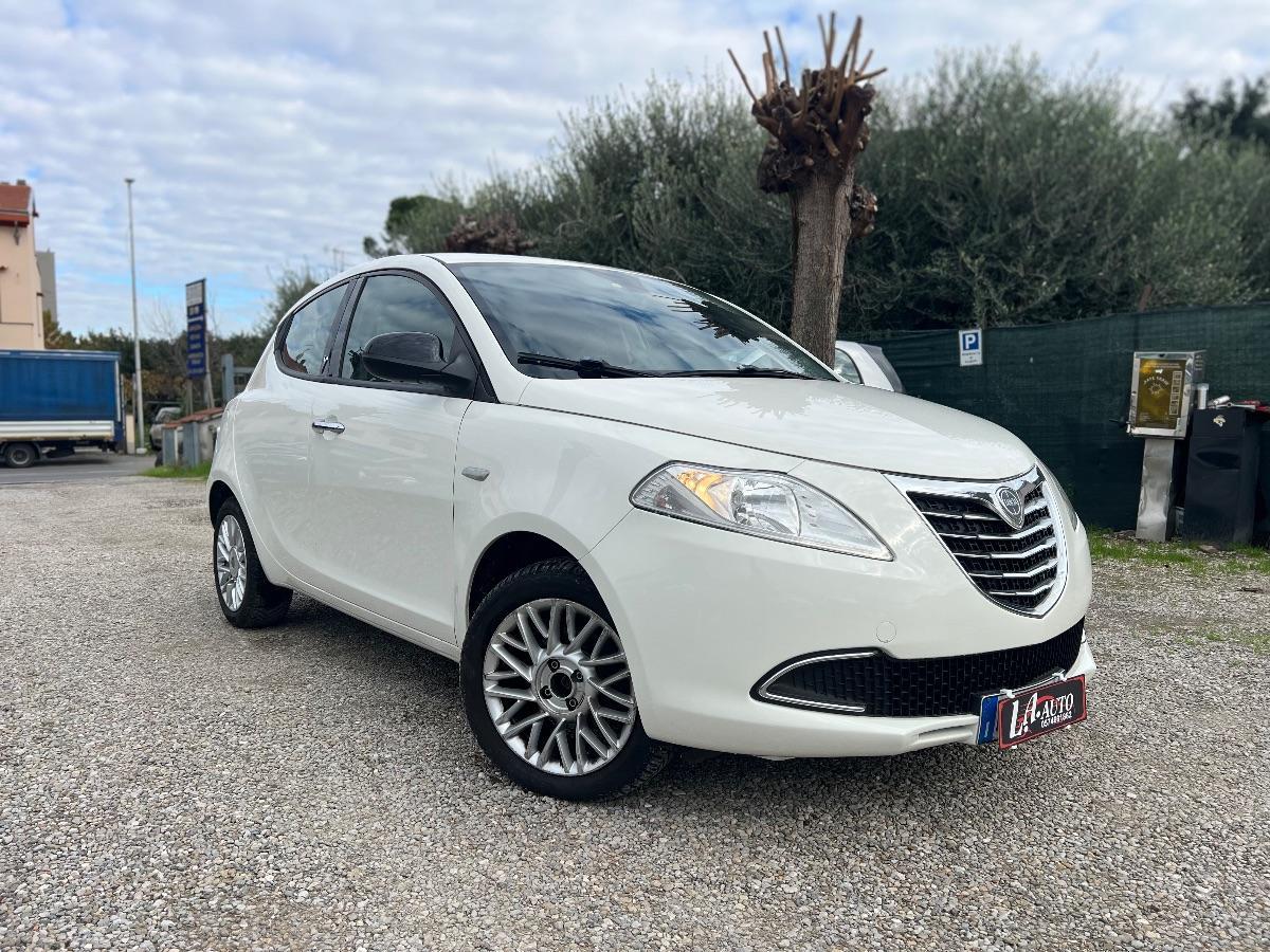 LANCIA - Ypsilon - 1.2 69 CV 5 porte Silver