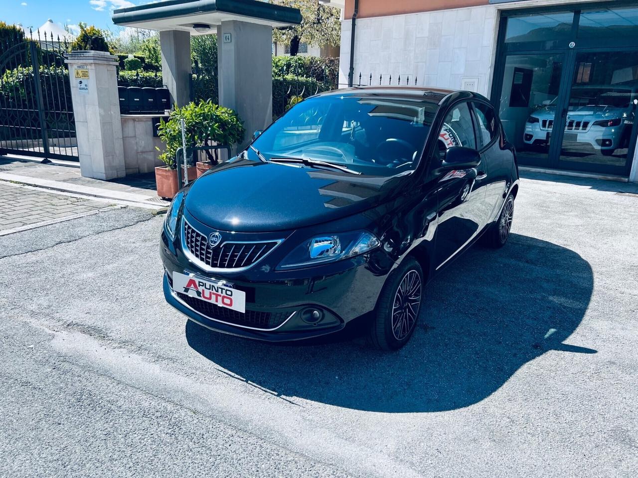 Lancia Ypsilon 1.0 S&S Hybrid Gold CARPLAY 27MILA