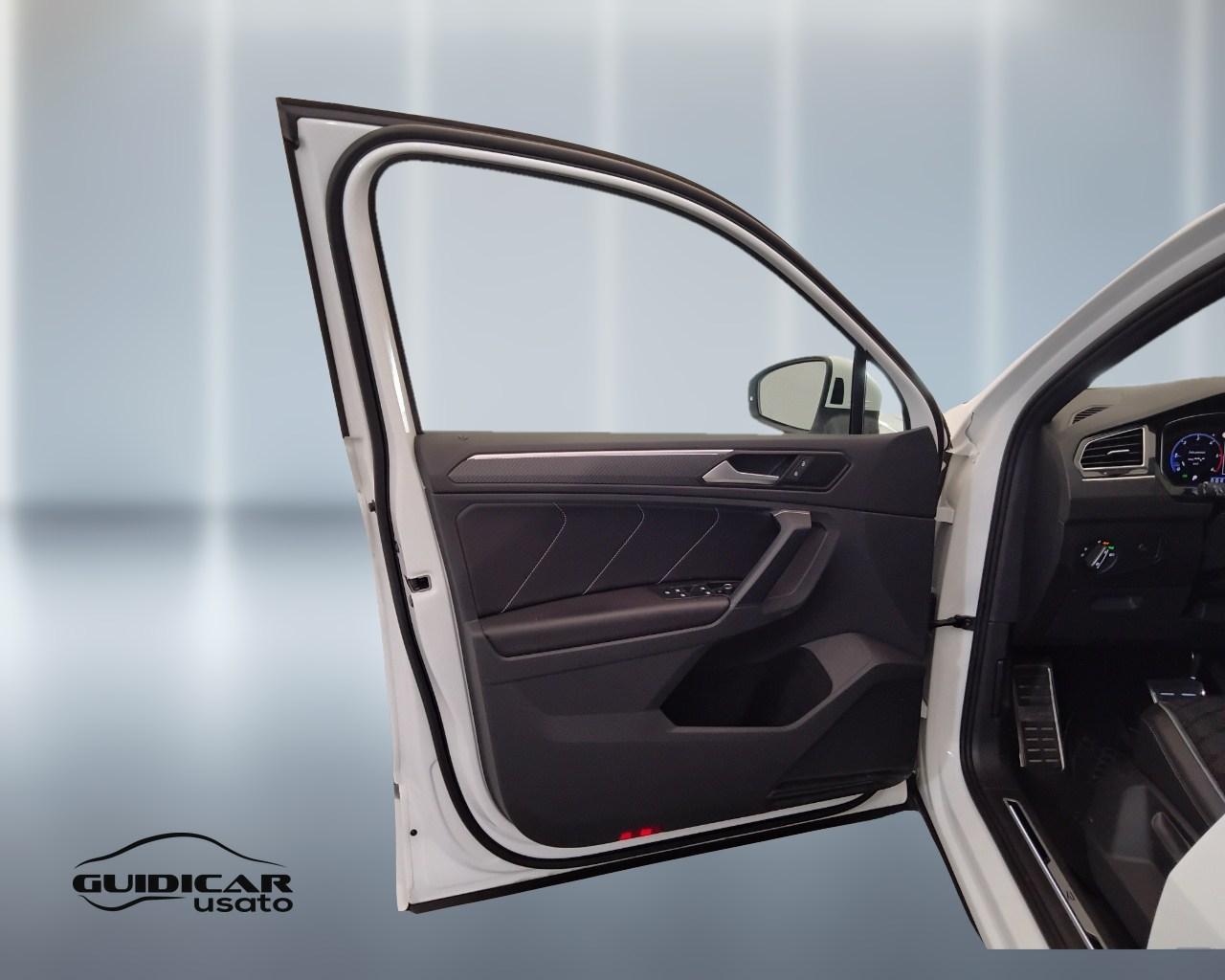 VOLKSWAGEN Tiguan II 2021 - Tiguan 2.0 tdi R-Line 150cv dsg