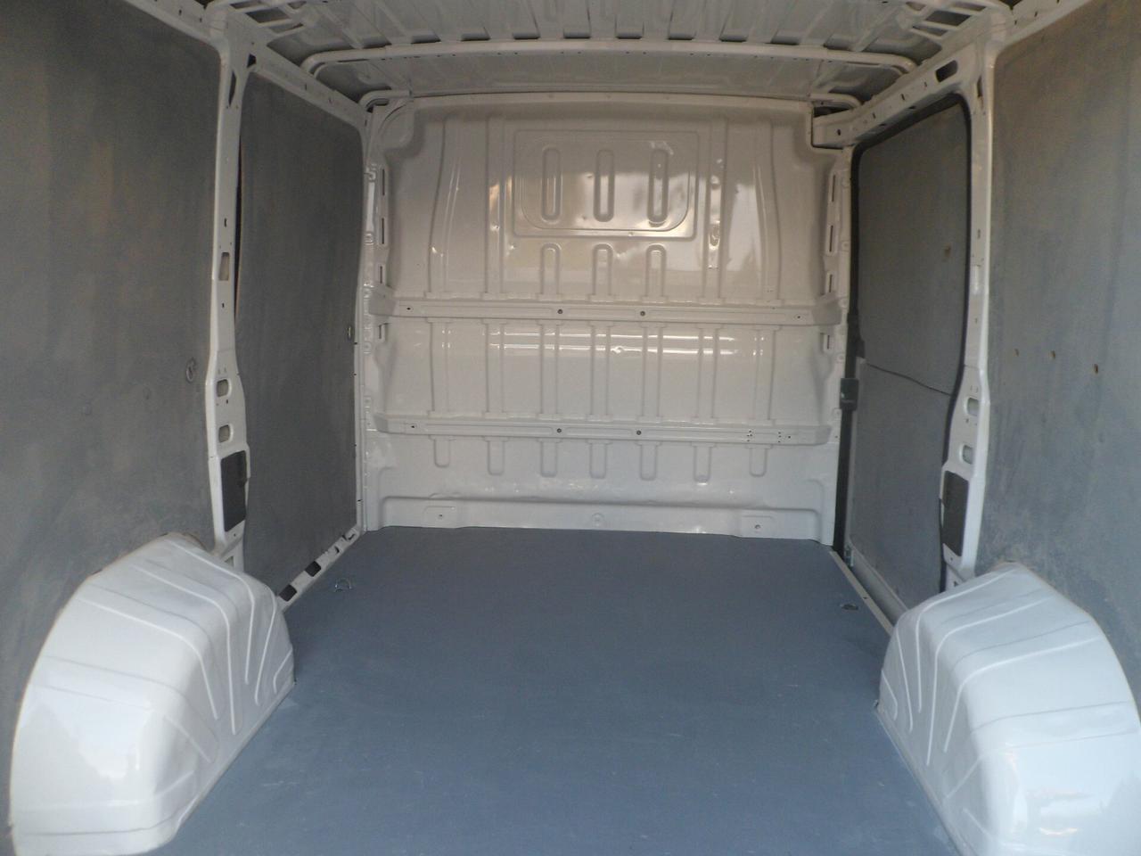 Fiat Ducato furgone tetto basso