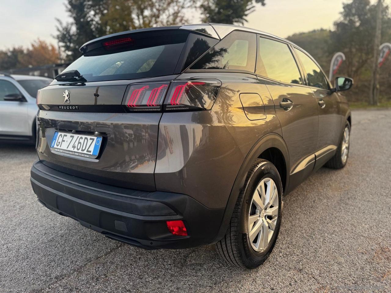 PEUGEOT 3008 BlueHDi 130 S&S EAT8 Allure