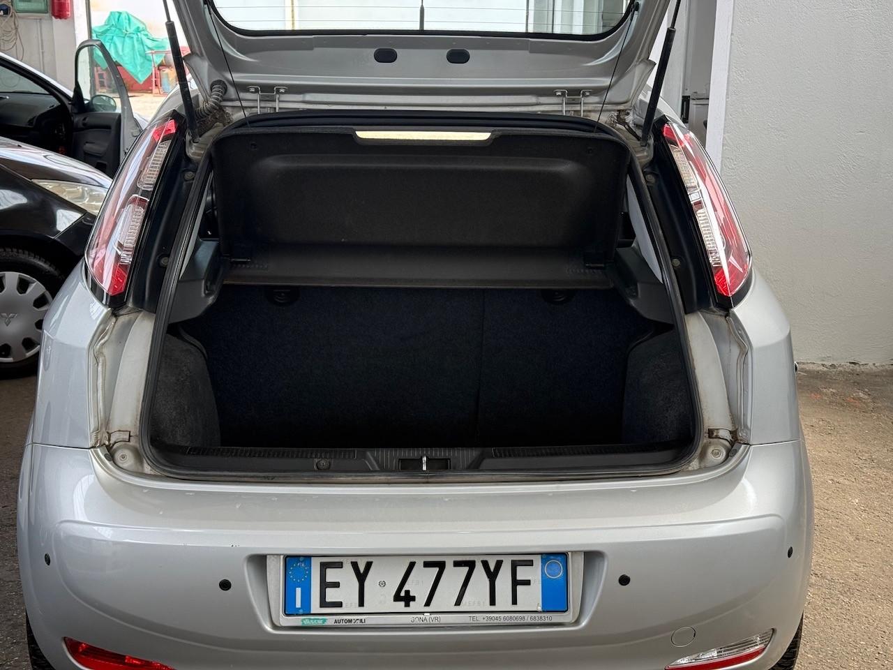 Fiat Punto 1.3 MJT II 75 CV 5 porte Lounge ok neopatentati
