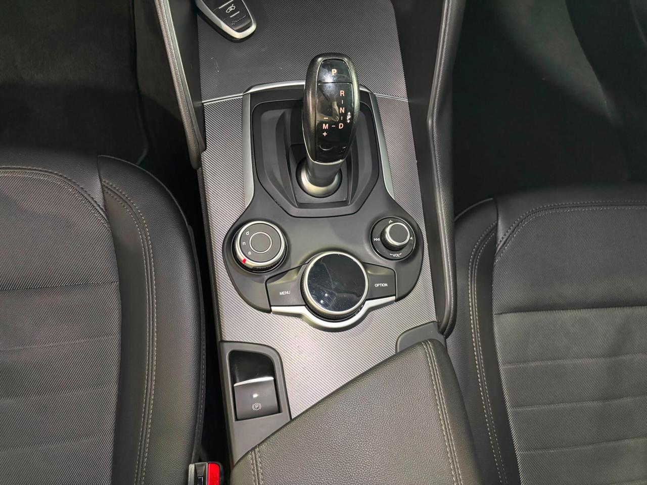Alfa Romeo Giulia 2.2 Turbodiesel 180 CV Super