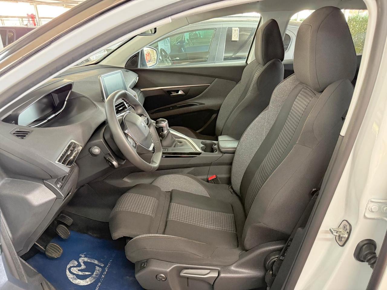 Peugeot 3008 BlueHDi 130cv S&S Business 2020