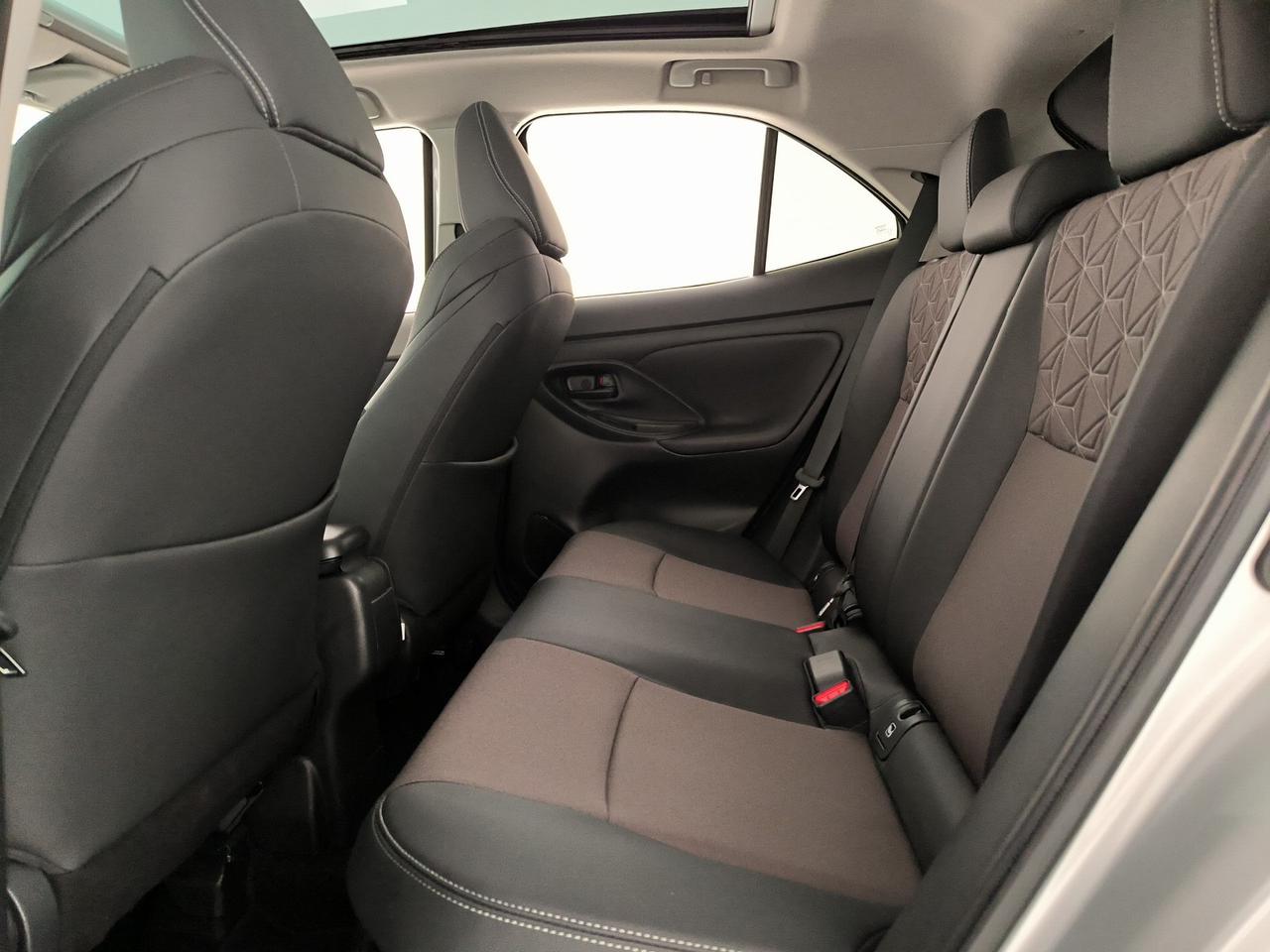 Toyota yaris cross 1.5h lounge awd-i 130cv e-cvt