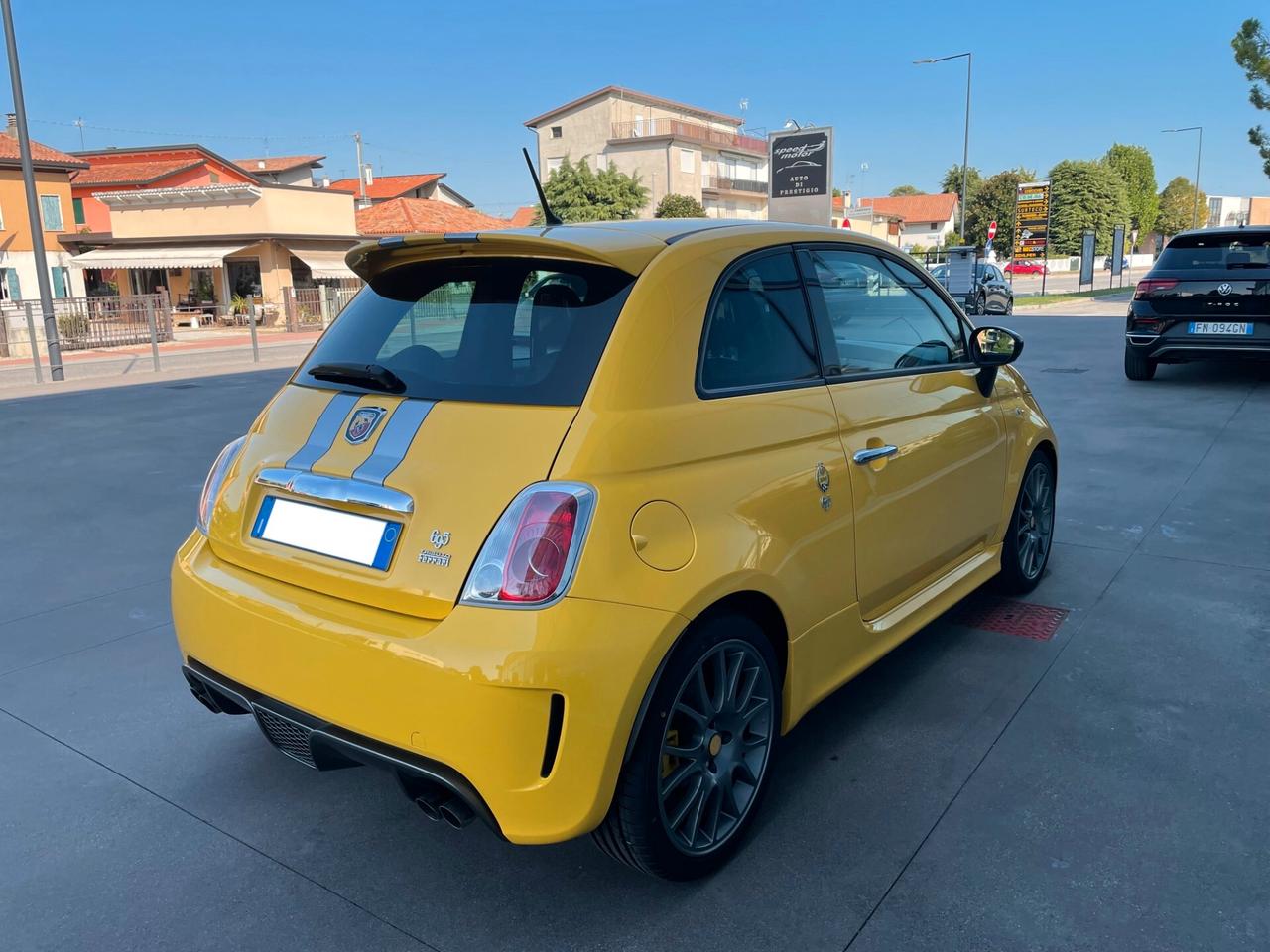 Abarth 500 695 Tributo Ferrari serie limitata 299 esemplari Giallo Modena