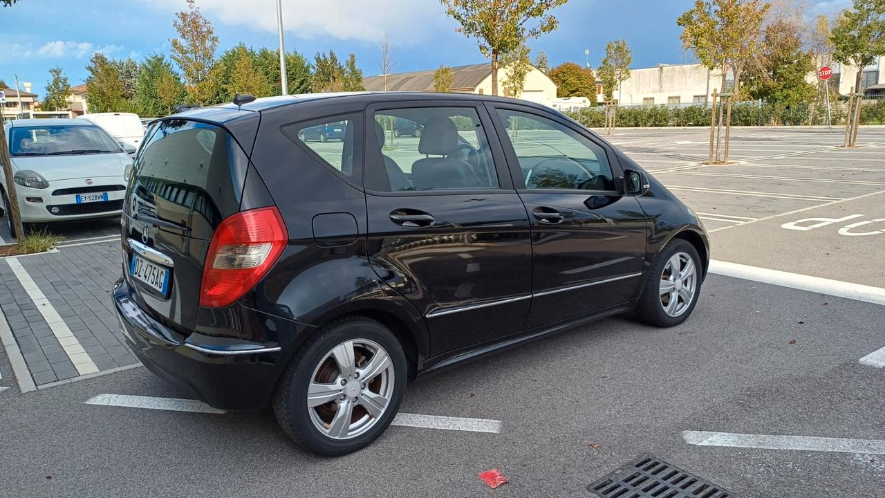 Mercedes-benz A 180 A 180 BlueEFFICIENCY