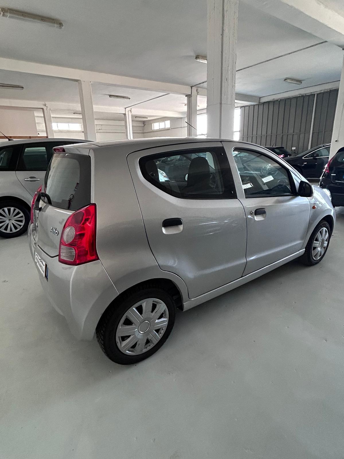 Suzuki Alto 1.0 L