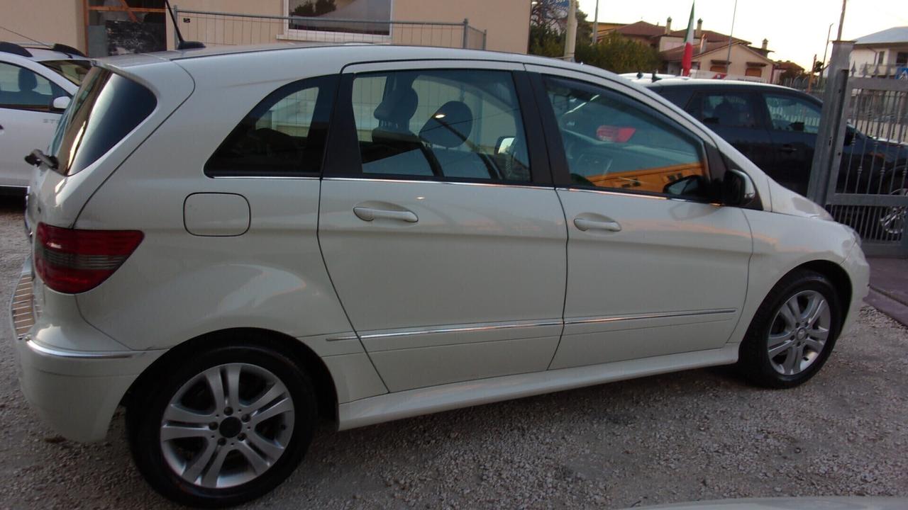Mercedes-benz B 180 BlueEFFICIENCY Sport GPL