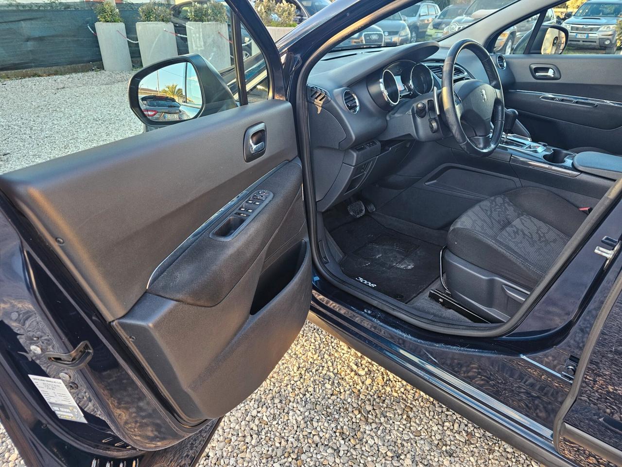 Peugeot 3008 1.6 HDi 112CV cambio robotizzato Business