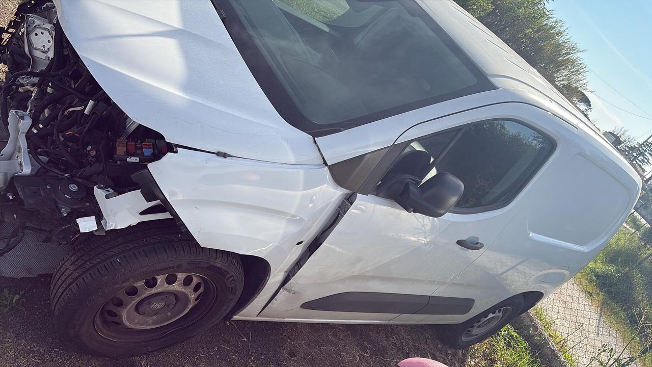 Fiat Doblo Incidentata