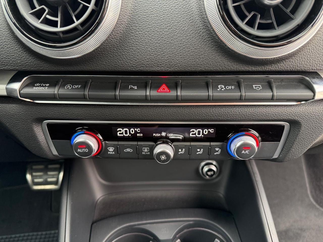Audi A3 SPB 1.6 TDI S-Line interno esterno