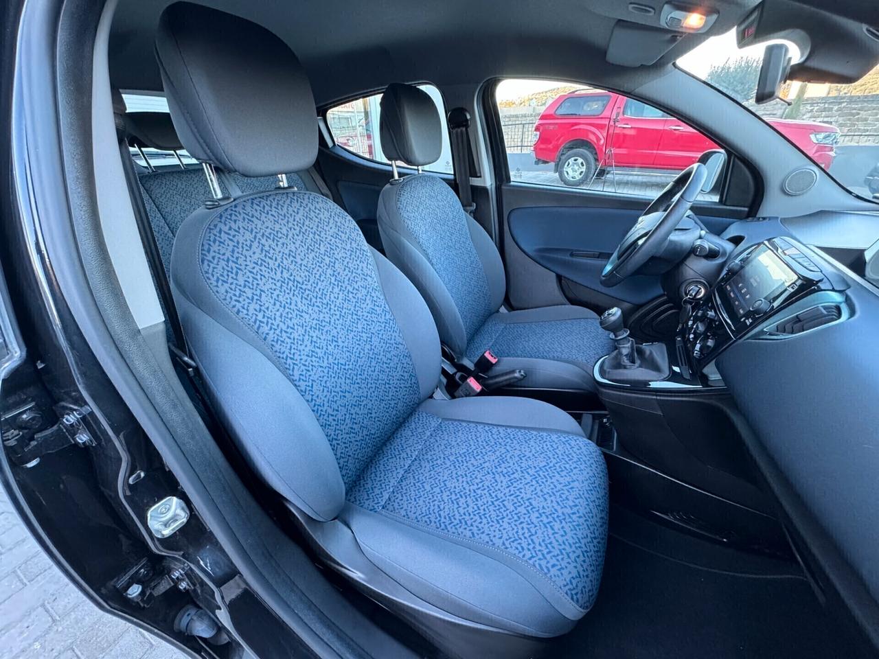 Lancia Ypsilon 1.0 FireFly 5 porte S&S Hybrid Gold CAMERA-APPLE CARPLAY