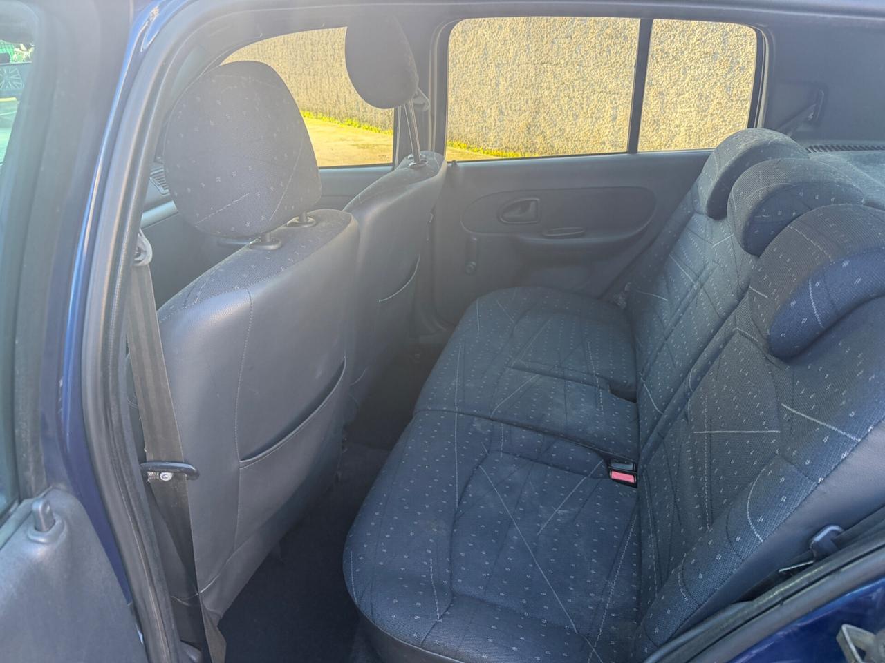 Renault Clio 1.2 BENZINA NEOPATENTATI CONSUMI BASSI