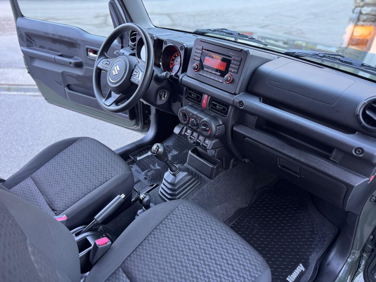 Suzuki Jimny 1.5 5MT Top