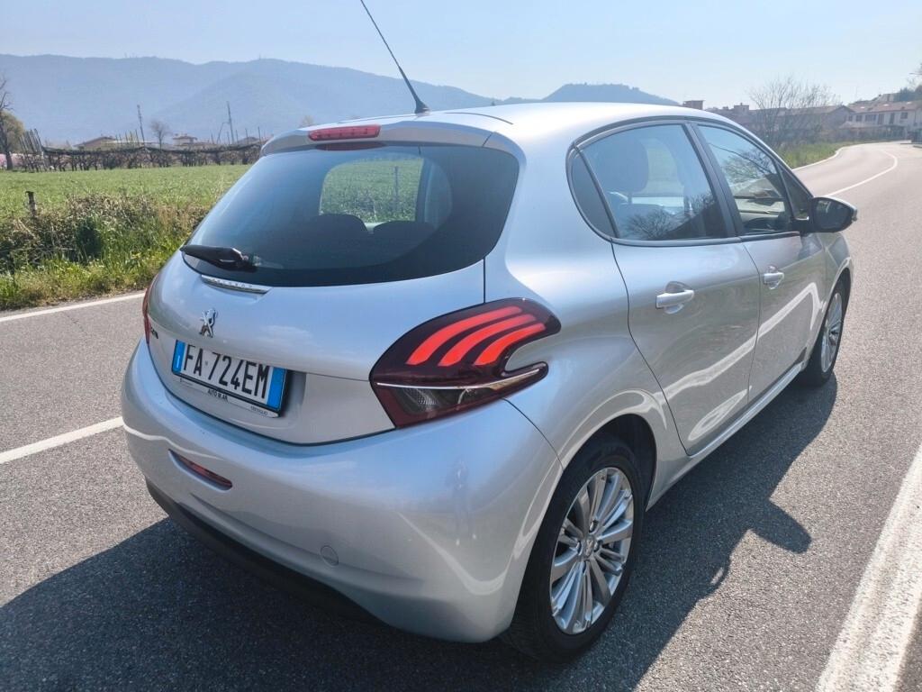 PEUGEOT 208 1,2 BENZ- KM 70000-UNIPROPRIETARIO-EURO 6