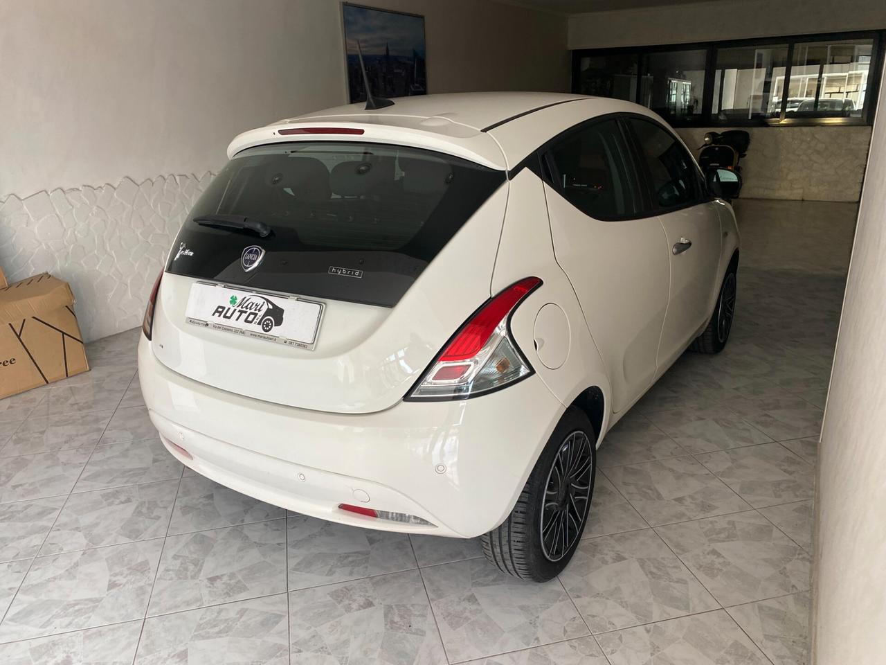 Lancia Ypsilon 1.0 FireFly 5 porte S&S Hybrid Gold