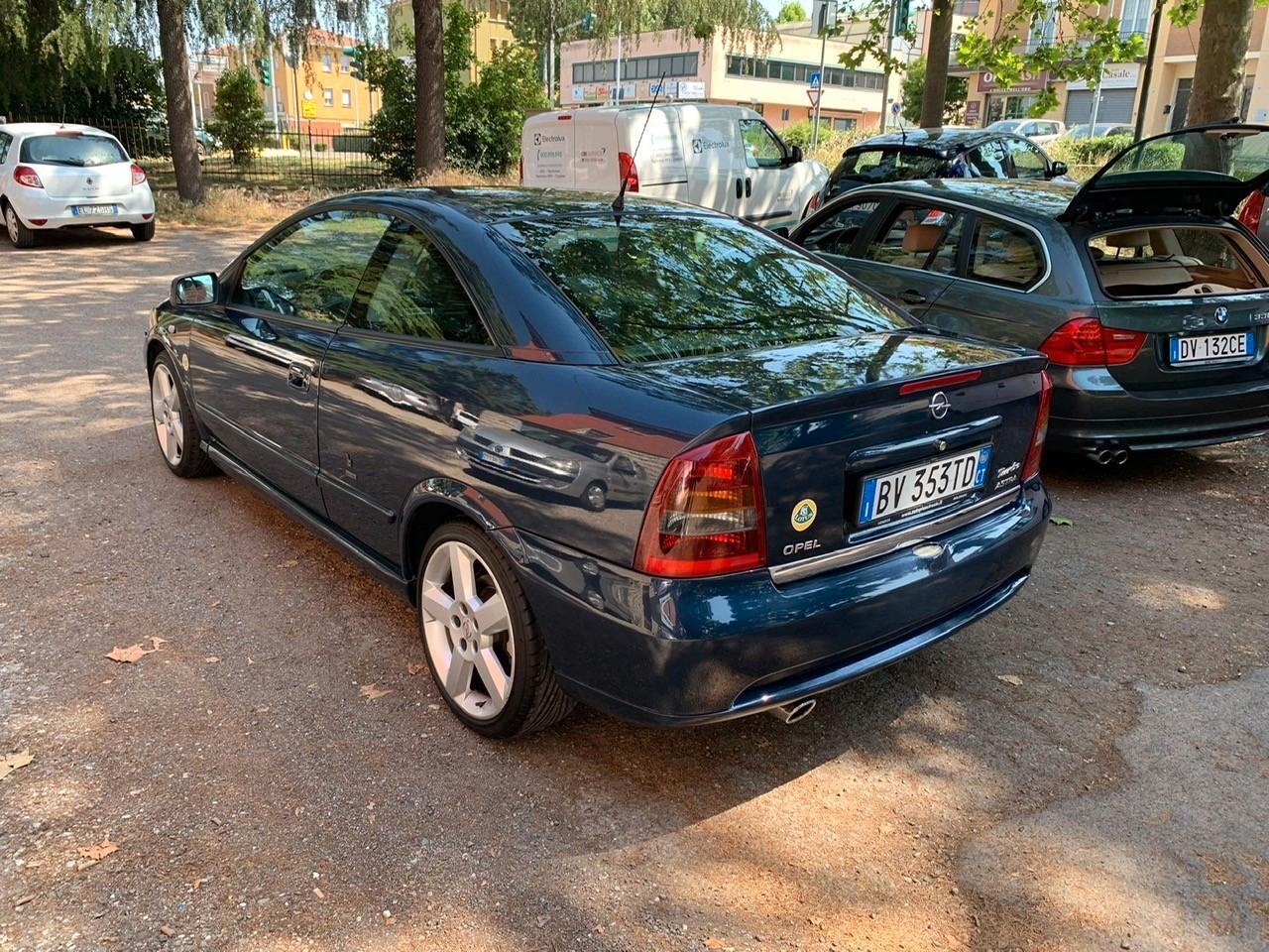 Opel Astra Coupé 2.0i Turbo 16V cat