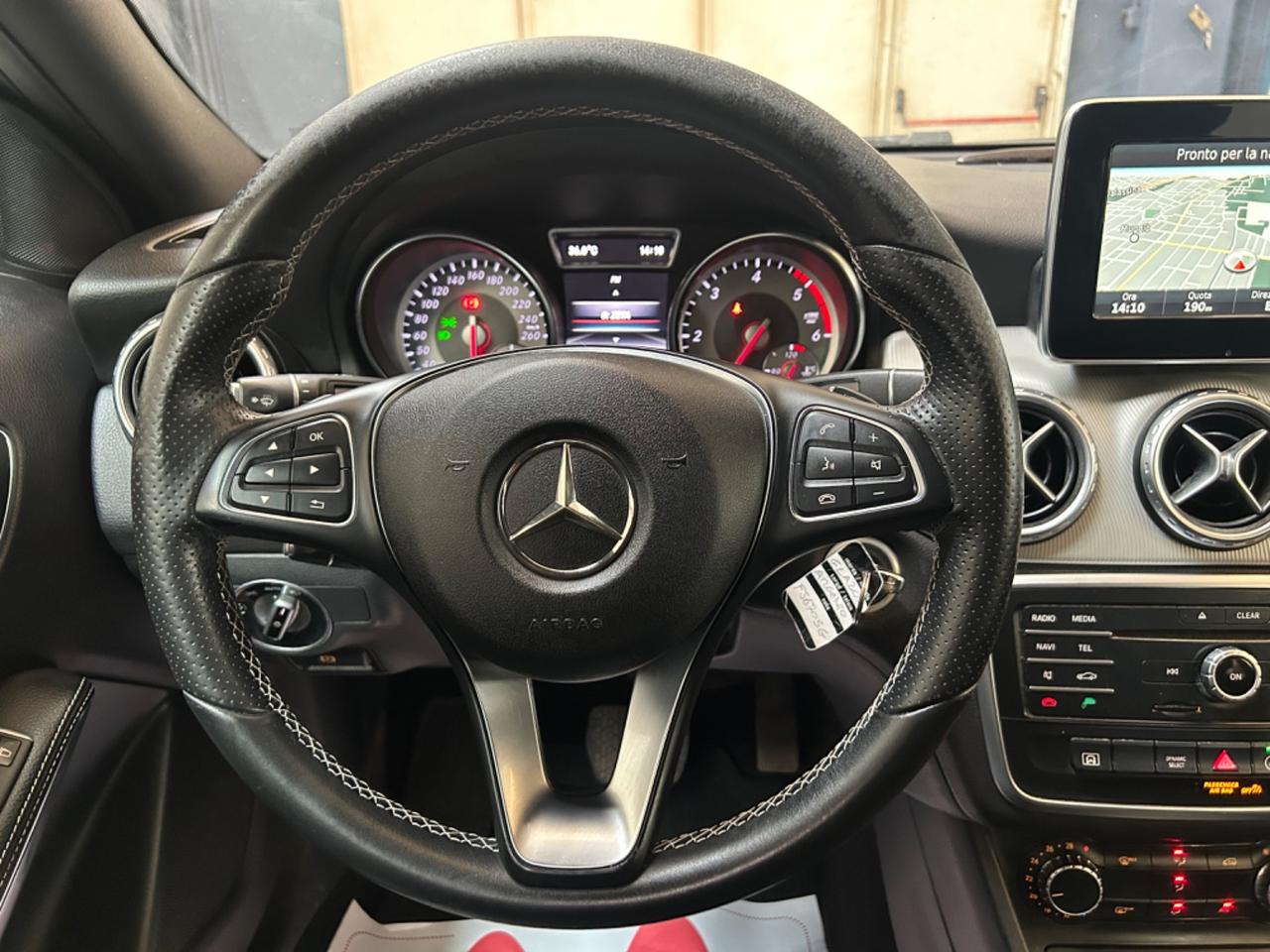 Mercedes-benz GLA 200 d Automatic 4Matic Premium