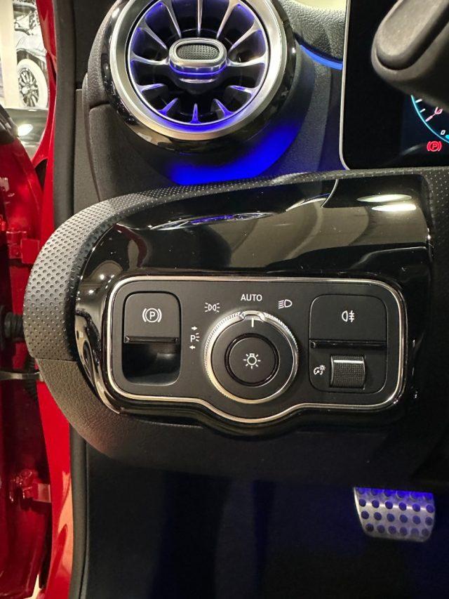 MERCEDES-BENZ A 180 Premium AMG - Auto-18"-Multibeam-Tetto-Pack Luci