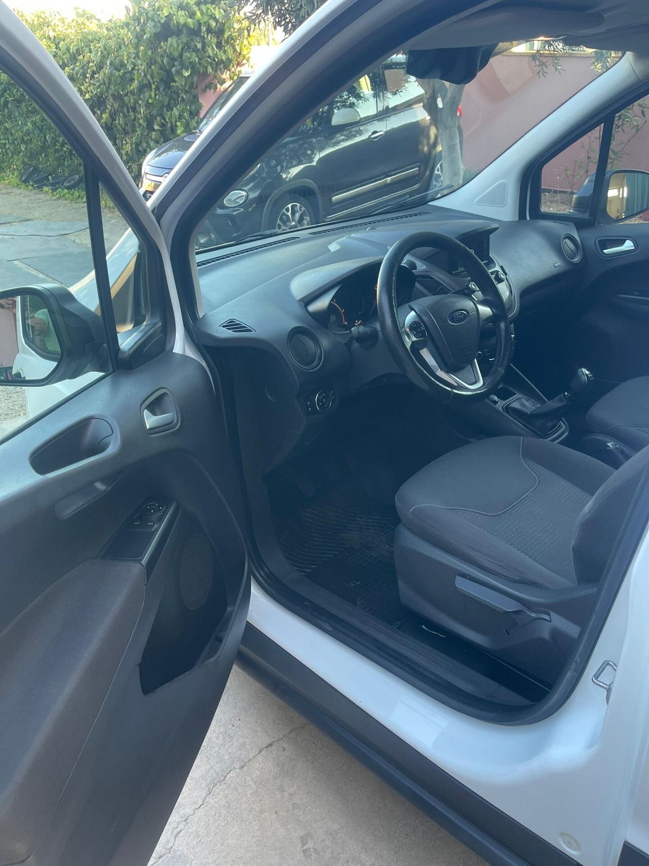 Ford Transit Courier 1.5 TDCi 75CV Van Titanium