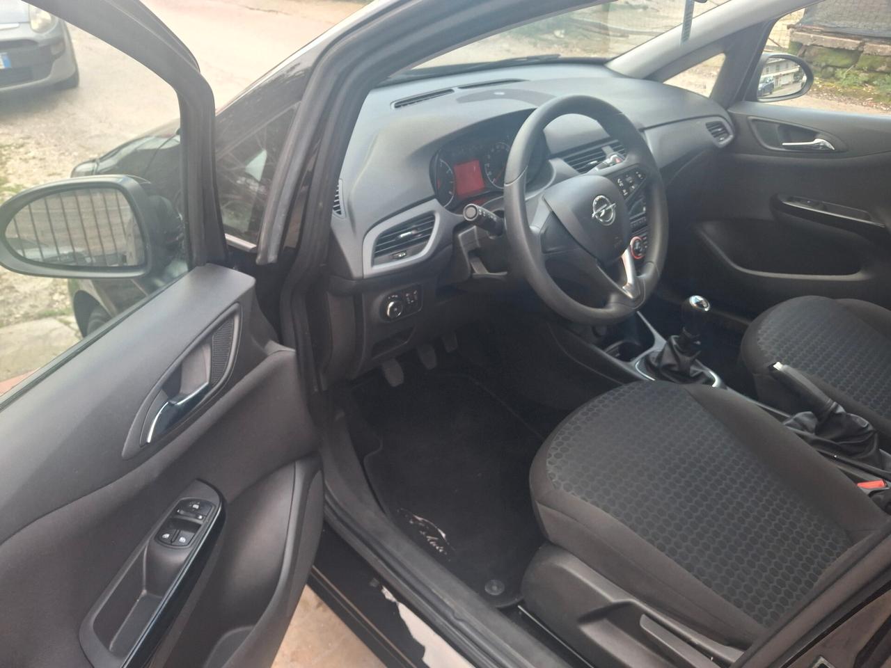 Opel Corsa 1.2 5 porte neopatentati