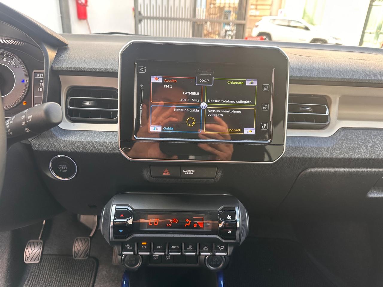 Suzuki Ignis 1.2 Hybrid Top