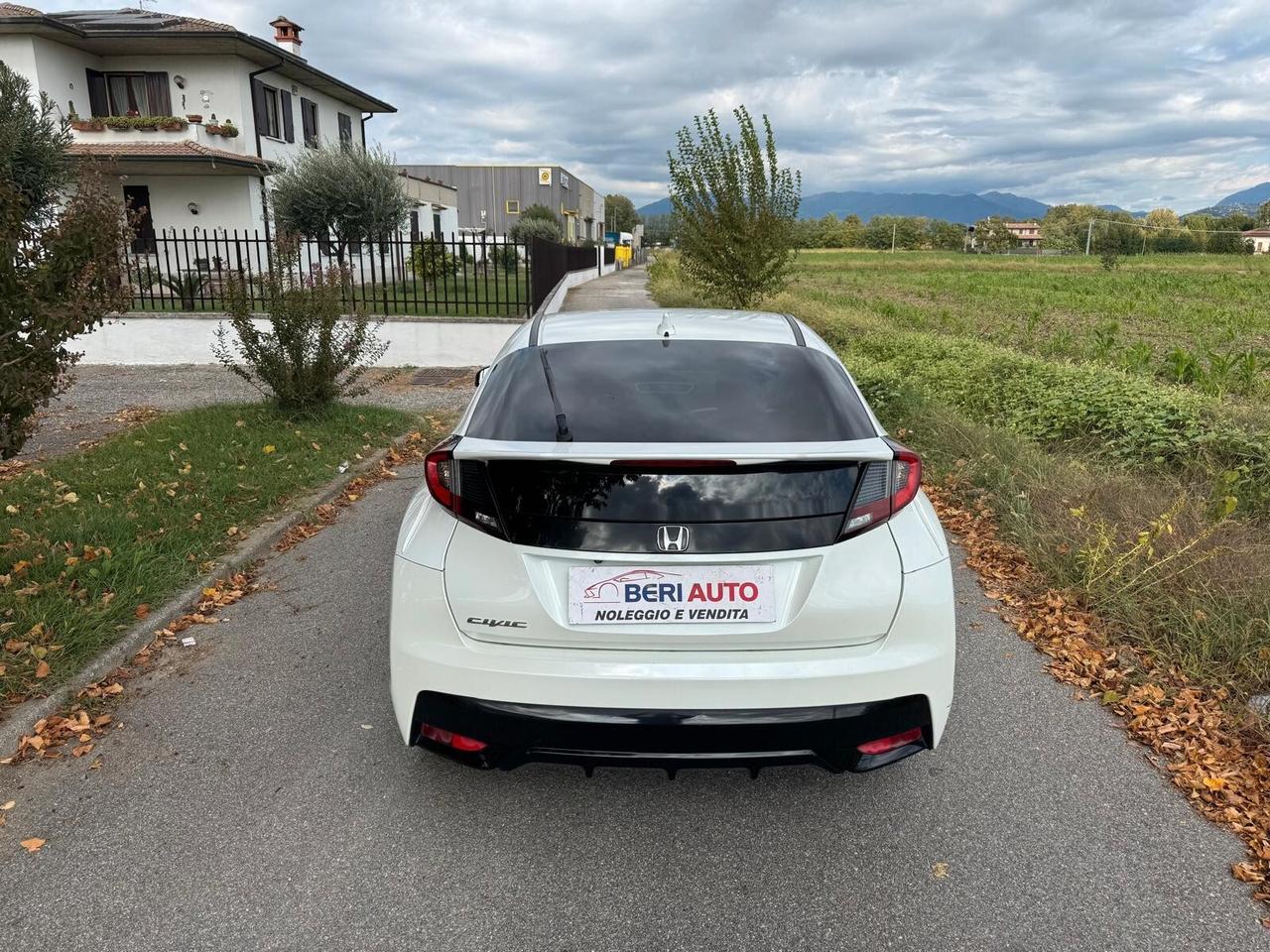 Honda Civic adatta neopatentati