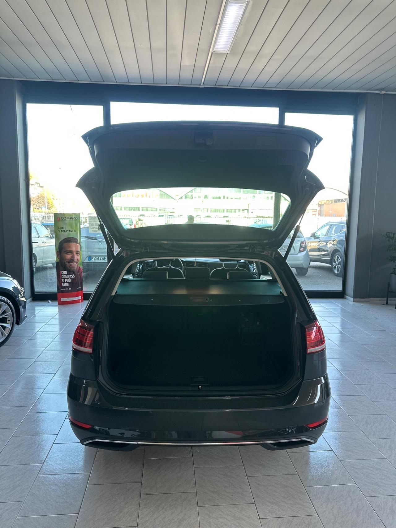Volkswagen Golf Variant 1.6 TDI 115 CV DSG Business BlueMotion Tech.