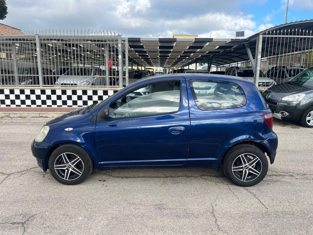 Toyota Yaris 1.0i 16V cat 3 porte Sol 2001