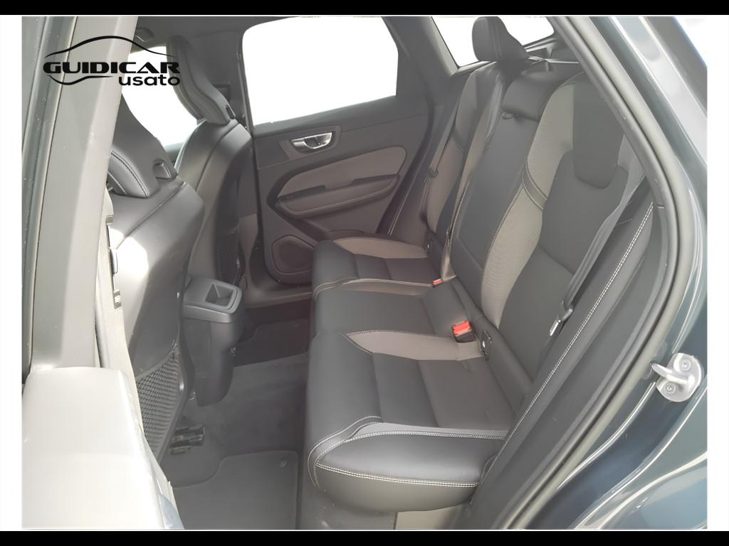 VOLVO XC60 II 2022 - XC60 2.0 b4 Plus Dark auto