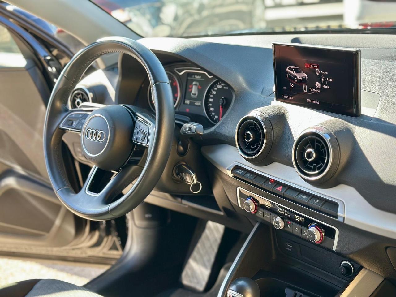 Audi Q2 30 TDI Identity Black