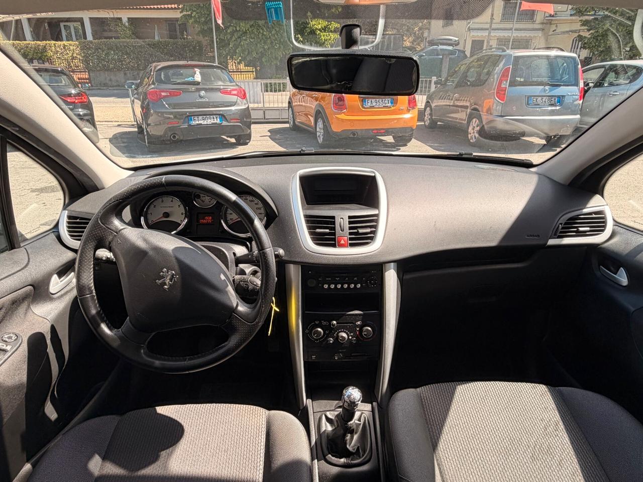 Peugeot 207 1.4 8V 75CV 5p. X Line