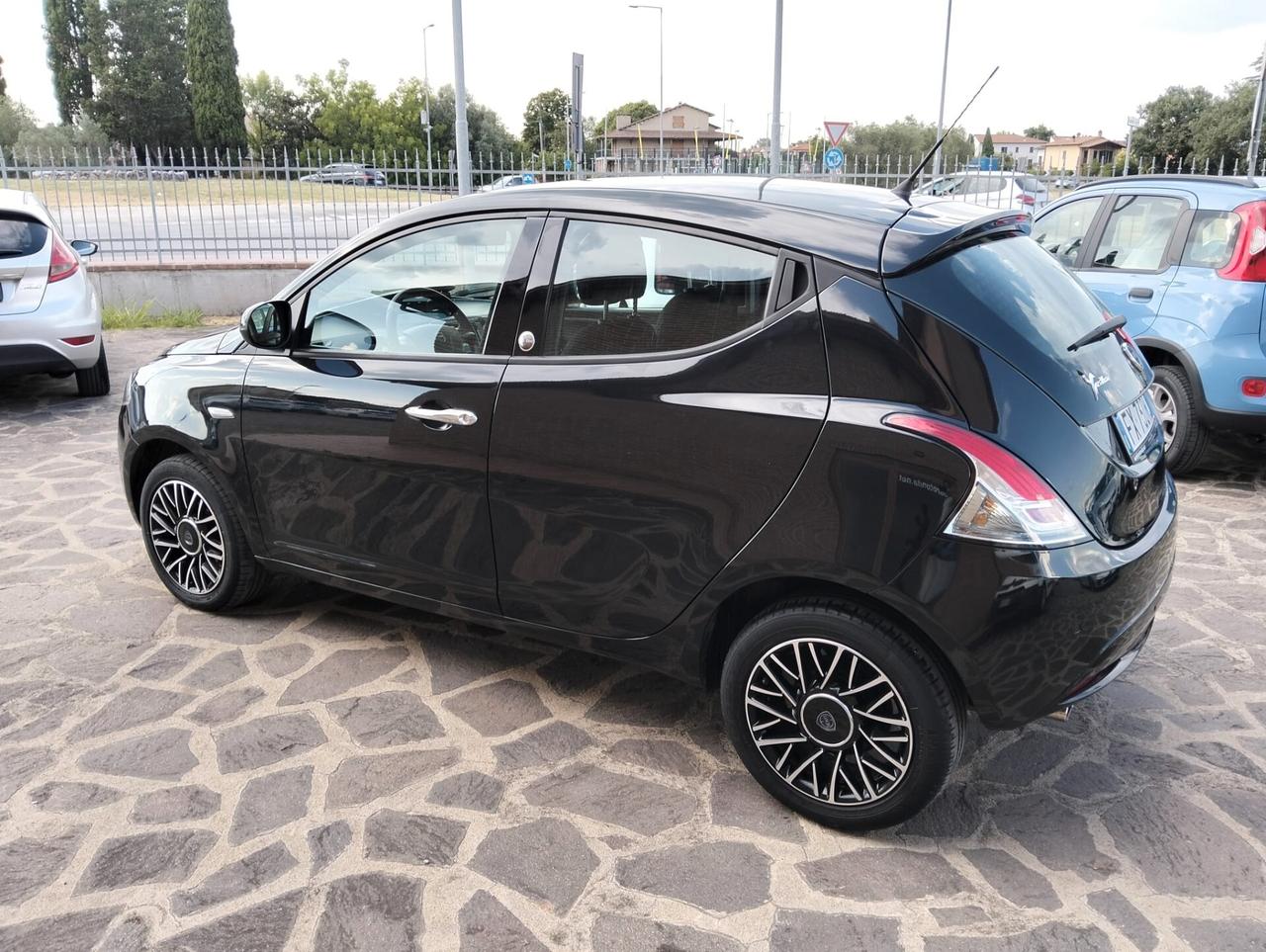 Lancia Ypsilon 1.2 69 CV 5 porte GPL Ecochic Gold