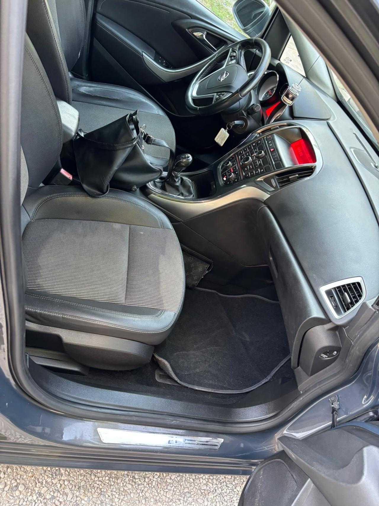 Opel Astra 1.4 benzina GPL Sports anno 2015