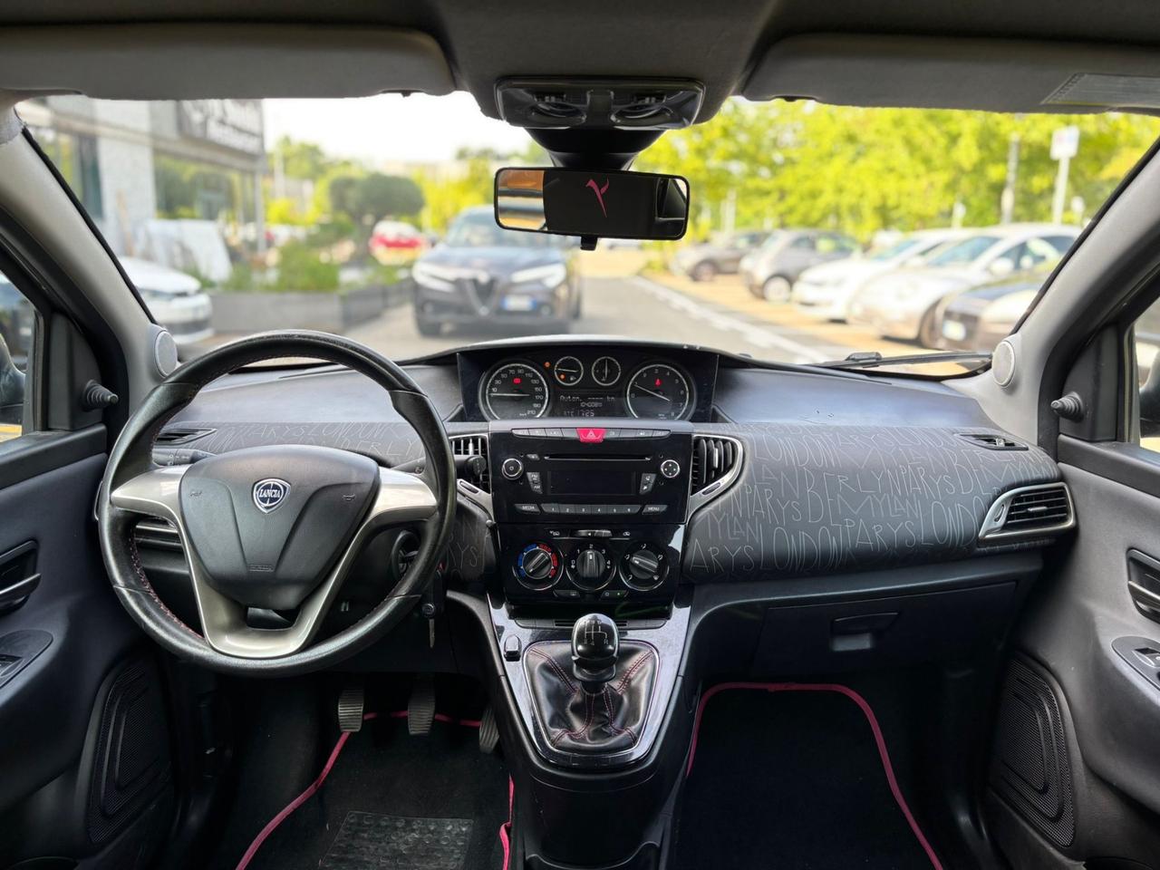 Lancia Ypsilon 1.2 69 CV 5 porte Platinum