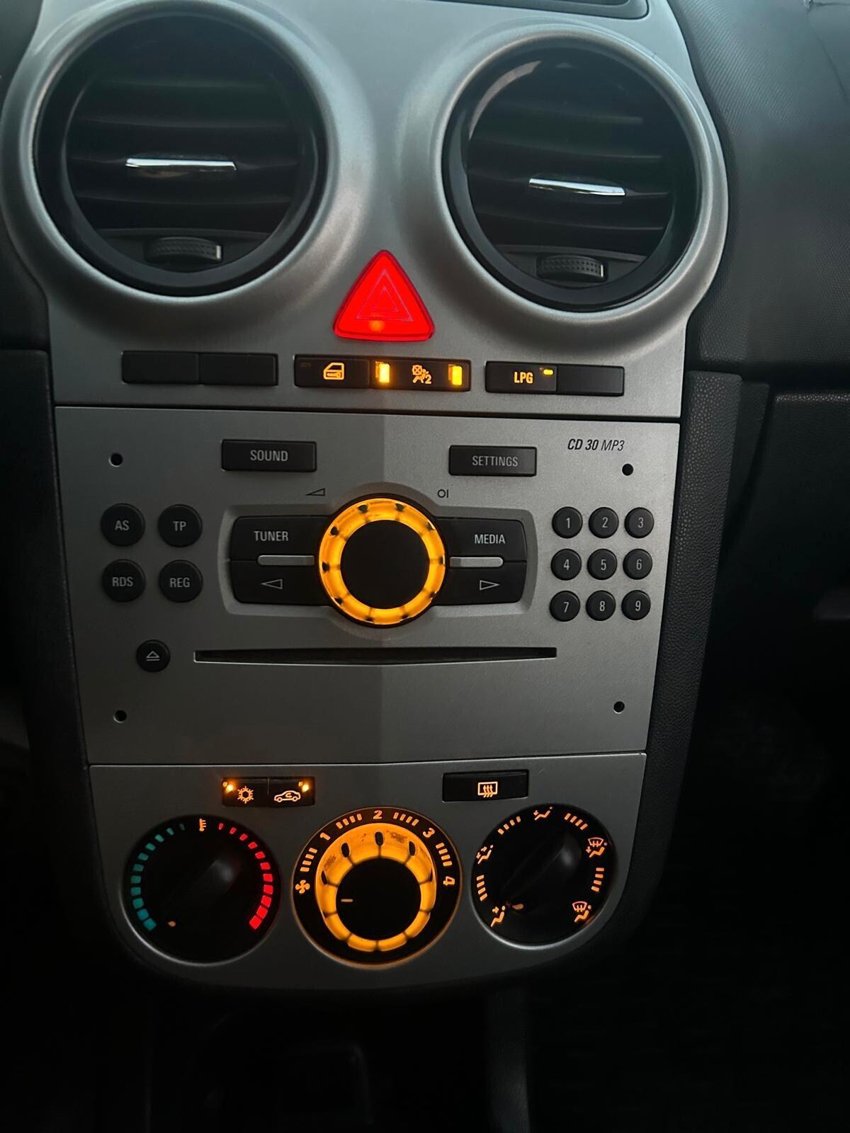 Opel Corsa 1.2 5 porte Edition GPL
