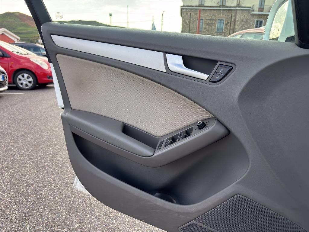 AUDI A4 Avant 2.0 tdi Advanced 143cv del 2009
