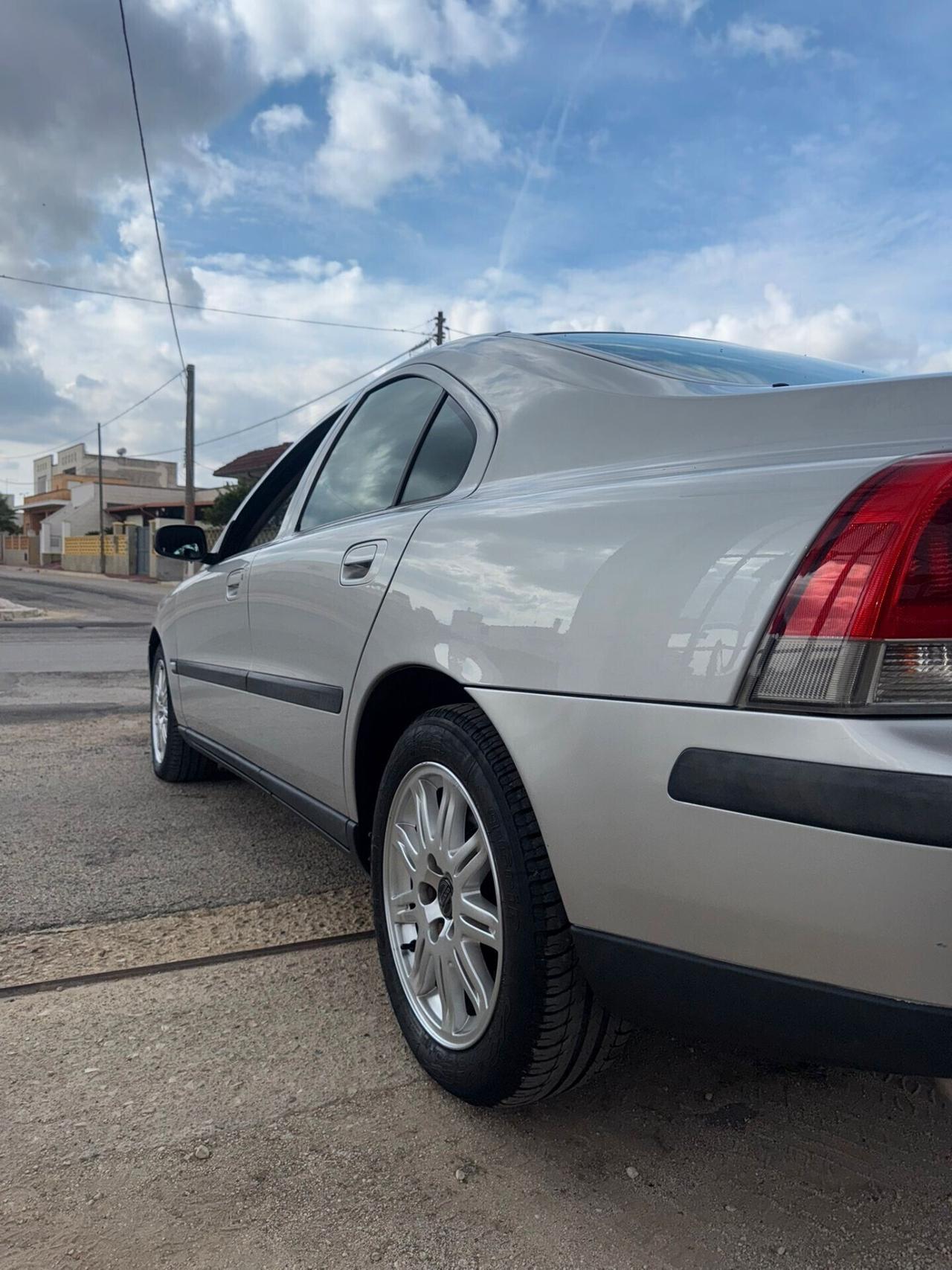 Volvo S60 2.4 D5 20V cat Summum