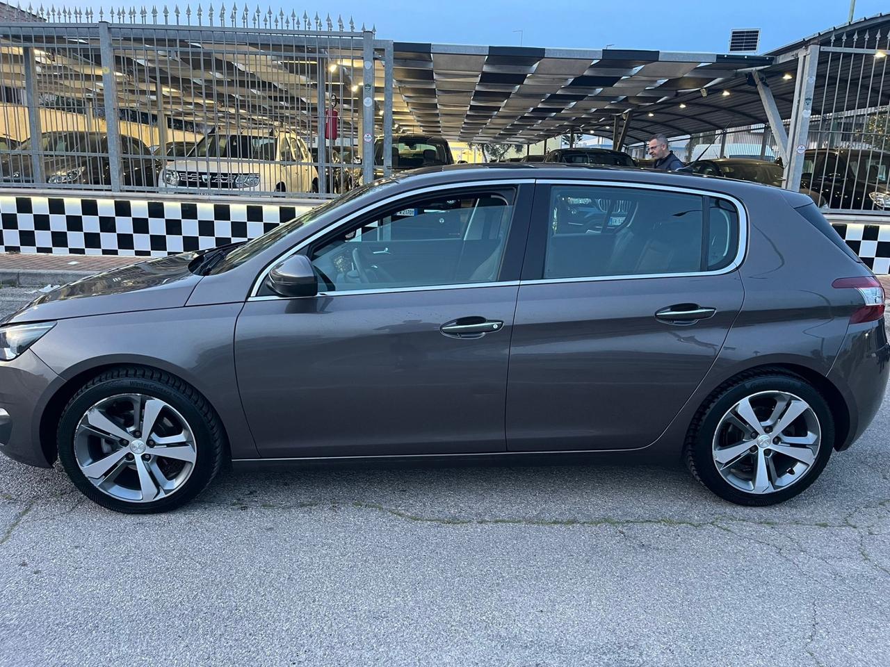 Peugeot 308 1.6 e-HDi Stop&Start Allure Unipro 2013