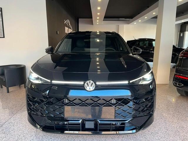 Volkswagen T-Roc 1.5 eTSI ACT 150 CV DSG R-Line