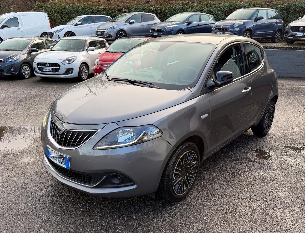 Lancia Ypsilon 1.0 FireFly 5 porte S&S Hybrid Silver
