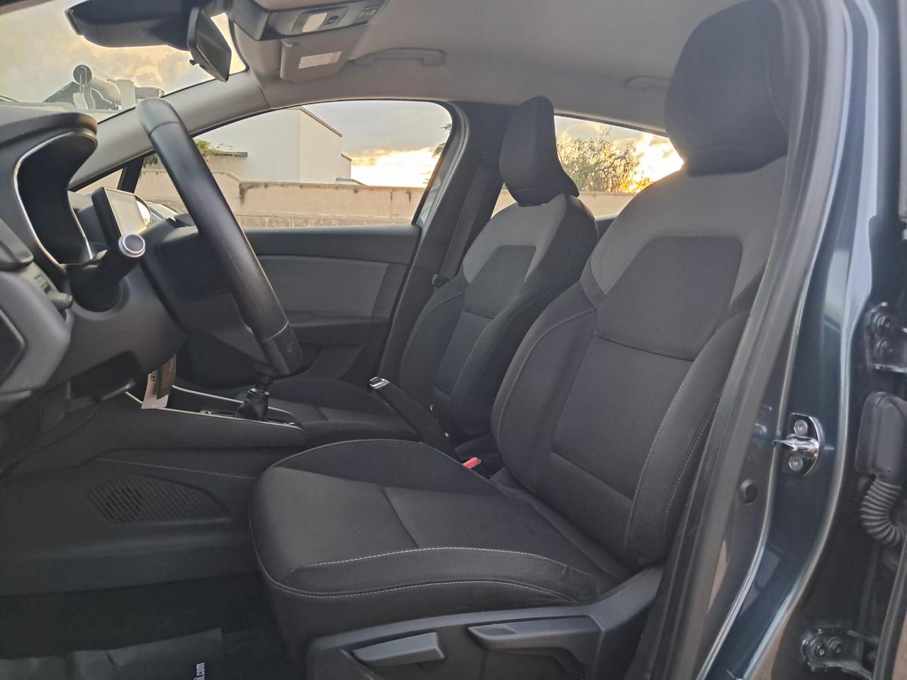 Renault Clio 1.5DCI-85cv*LED*NAVI*CRUISE