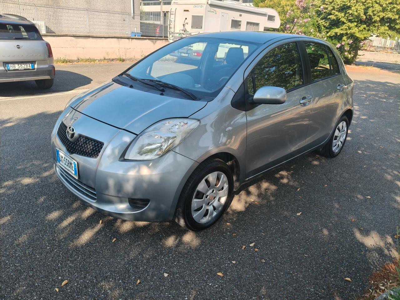 Toyota Yaris 1.0 5 porte SOLAMENTE 119.000 KM