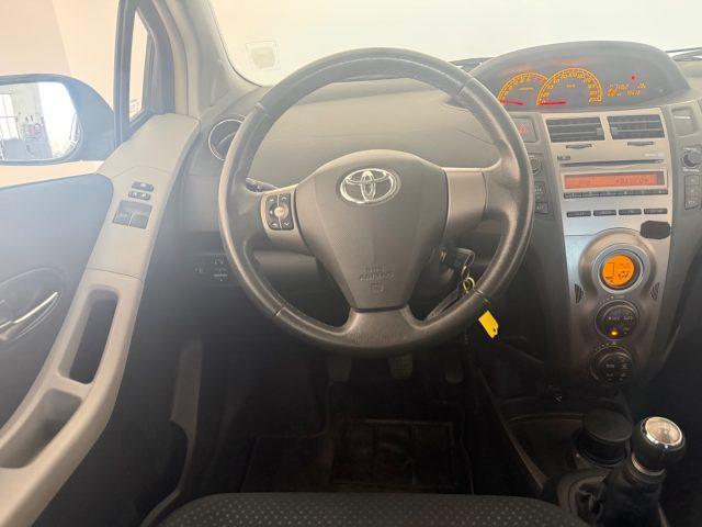 TOYOTA Yaris 1.0 5PORTE Sol