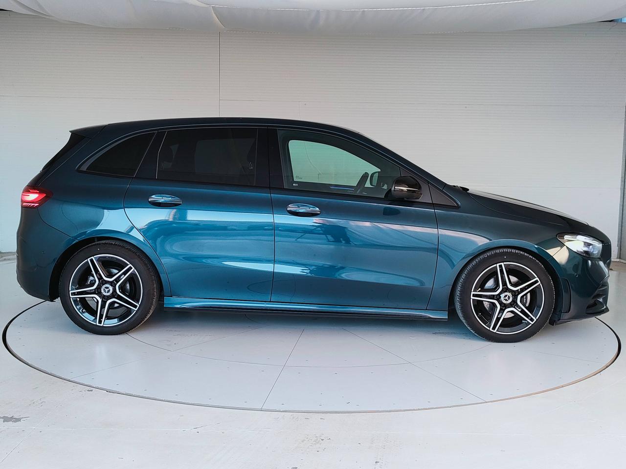 Mercedes-Benz Classe B - W247 2023 - B 180 d AMG Line Advanced Plus auto