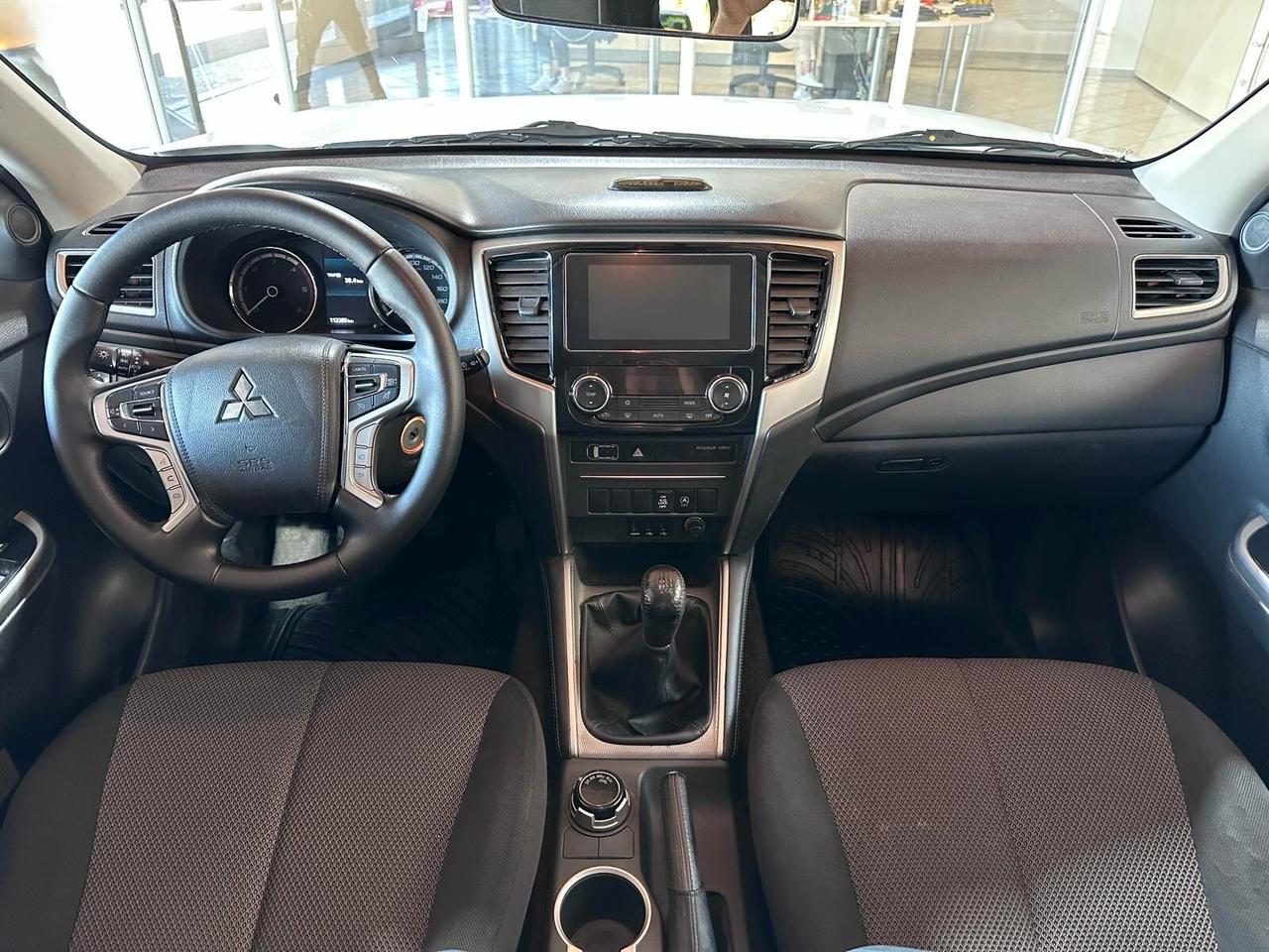 Mitsubishi L200 2.3 D Club Cab 4x4 Super Select Intense *UniProprietario