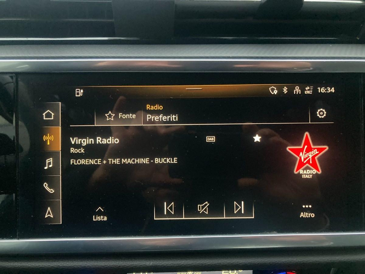 AUDI Q3 45 1.4 tfsi e Business s-tronic