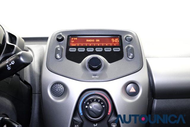 TOYOTA Aygo 1.0 VVT-i 69 CV 5 PORTE X-COOL TSS NEOPATENTATI
